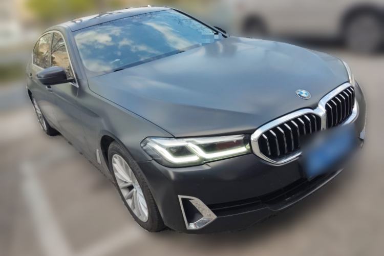 Used BMW 5 Series 2021 525Li Luxury Package Front Right 45 Deg