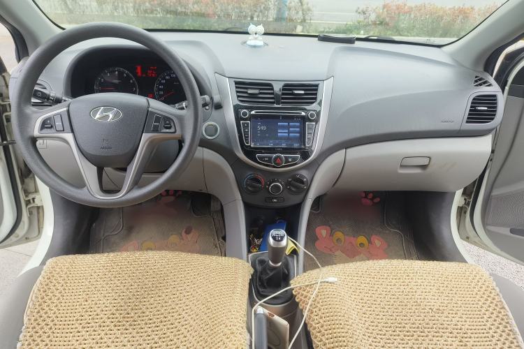 Used Hyundai Verna (older generation) 2016 1.4L Manual Flagship TOP Model
