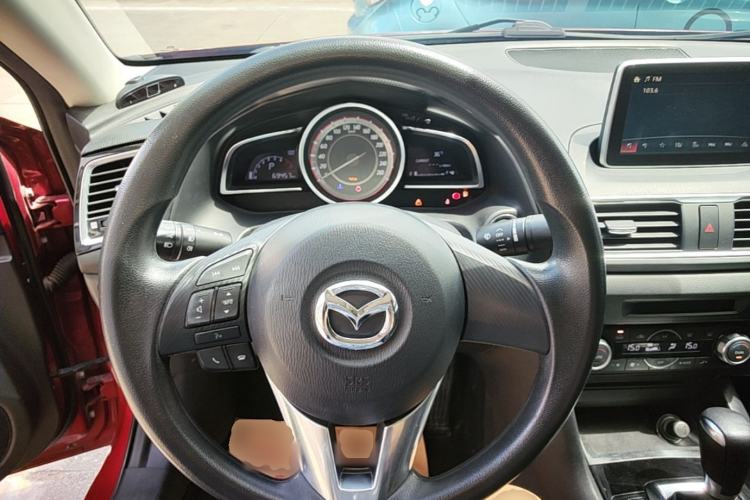 Used Mazda 3 Axela 2016 Sedan 1.5L Automatic Luxury Model
