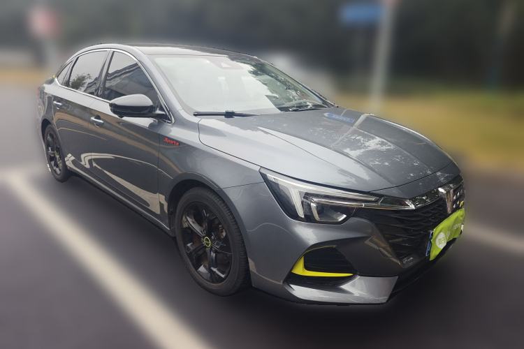 Used Roewe i6 MAX 2020 300TGI Automatic Supreme Edition with Cool Sunroof and Advanced Driving Features