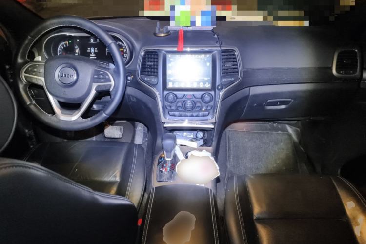 Used Jeep Grand Cherokee 2016 3.0L Comfort Navigation Edition Center Console