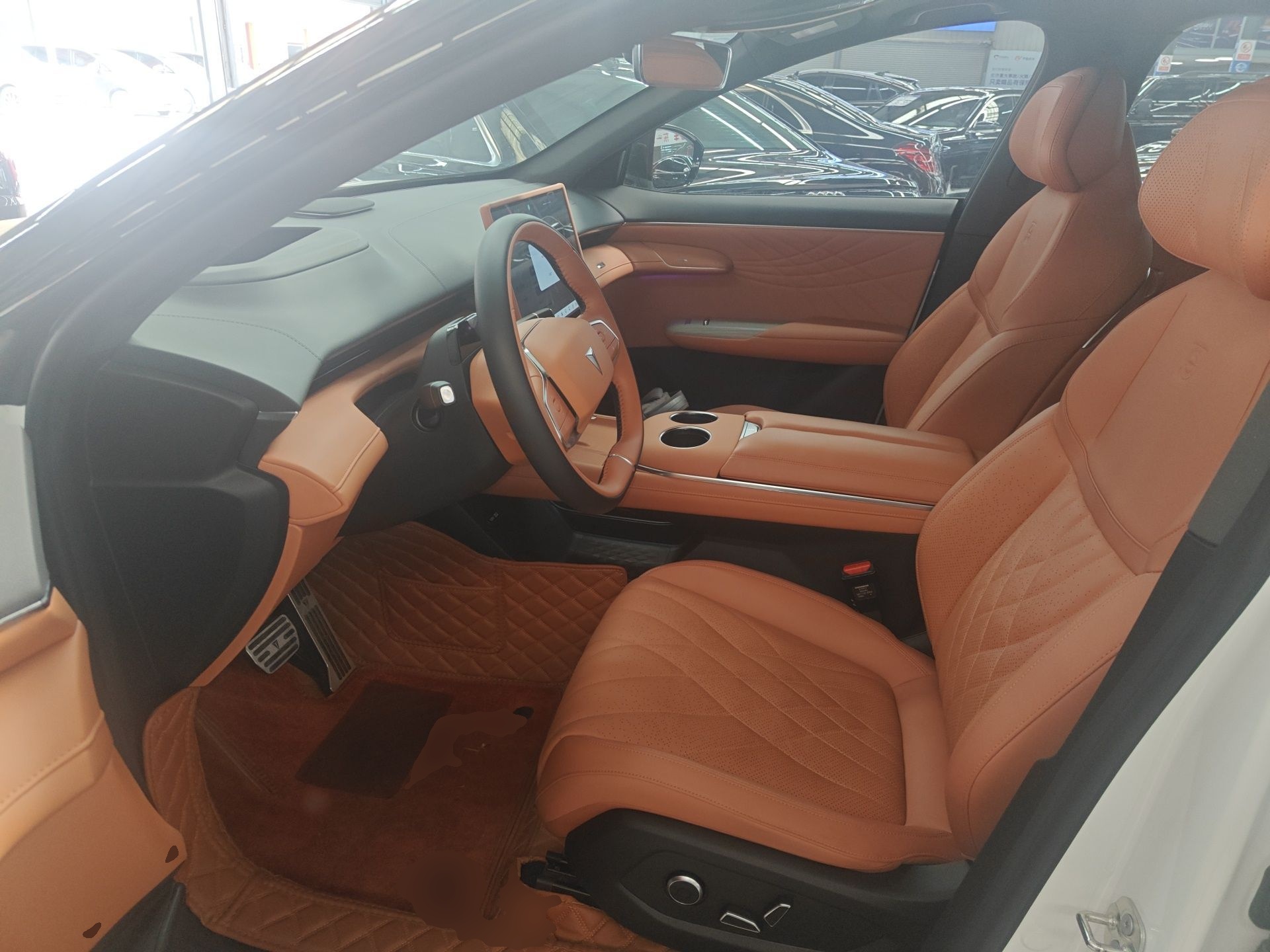 المقاعد الأمامية داخل السيارة