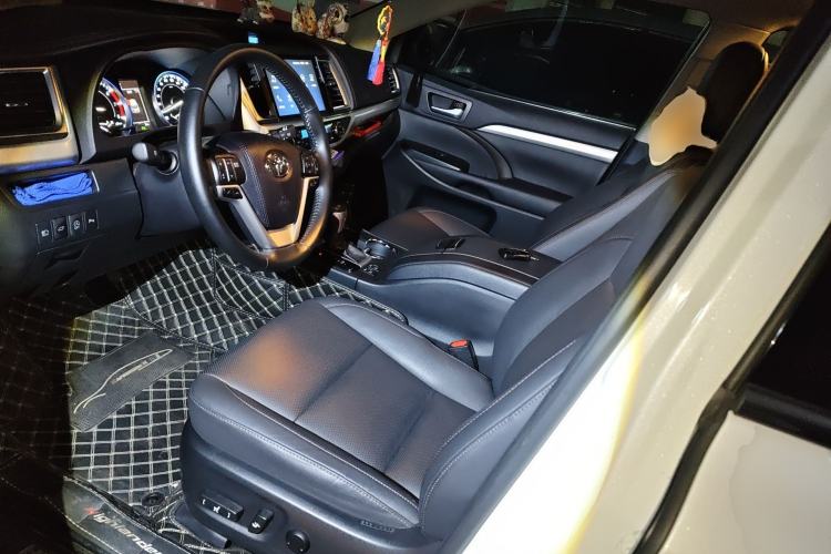 Used Toyota Highlander 2018 2.0T Four-Wheel Drive Prestige Version 7 Seats China VI Standard