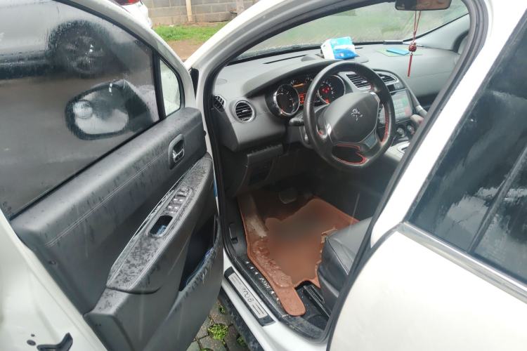 Used Peugeot 3008 2015 2.0L Automatic Classic Edition