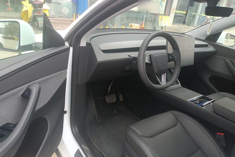 Used Tesla Model Y 2026 Model Long-Range Rear-Wheel-Drive Version
