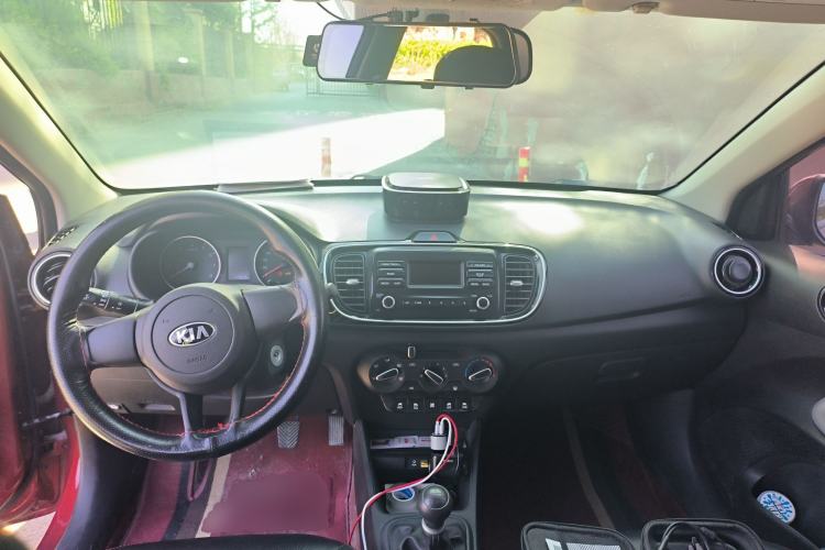 Used Kia Pegas 2017 1.4L Manual Fashion Edition Smart Center Console