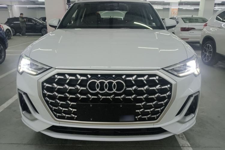 Used Audi Q3 2024 40 TFSI Fashion Dynamic Model