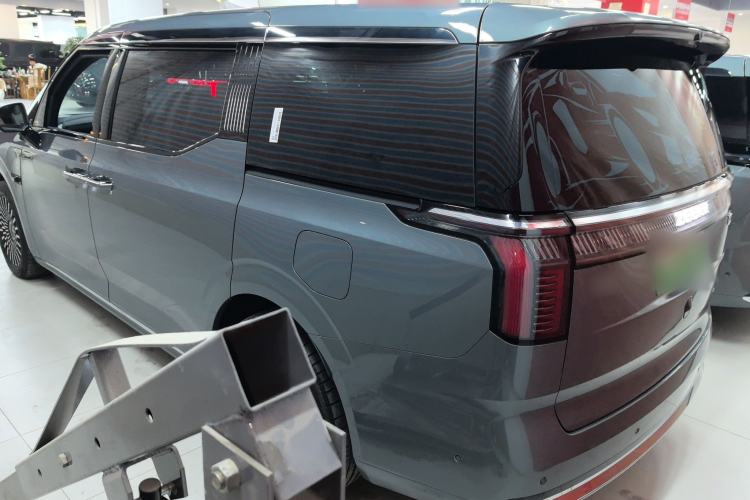 Used Zeekr 009 2024 7-Seater Walk-Through Version Four-Wheel Drive 108 kWh
