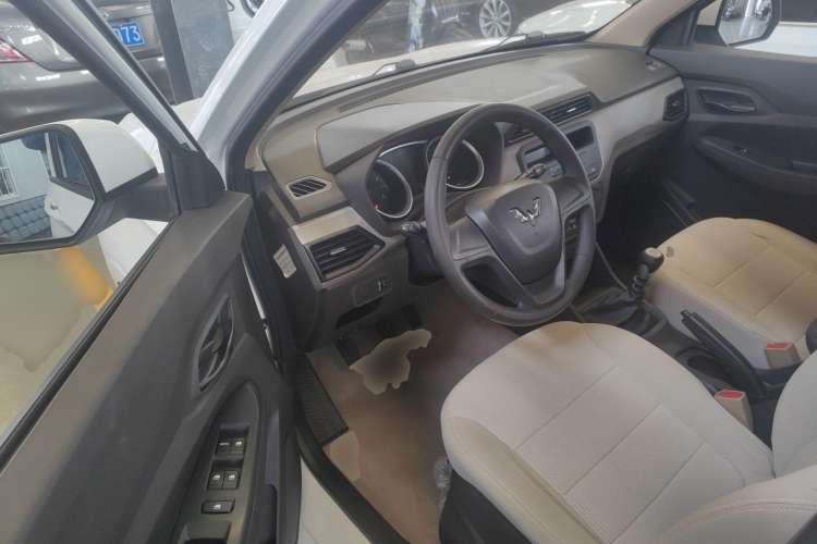 Used Wuling Hongguang 2019 1.5L S Standard Version China VI LAR