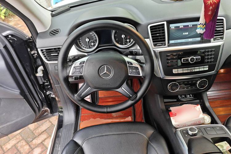 Used Mercedes-Benz M-Class 2015 ML 320 4MATIC
