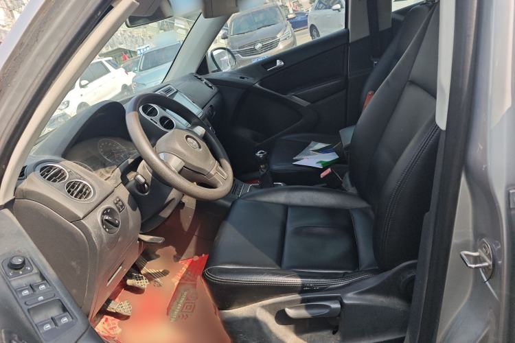 Used Volkswagen Tiguan 2010 1.8 TSI Manual Two-Wheel Drive Urban Edition Left Front Seat