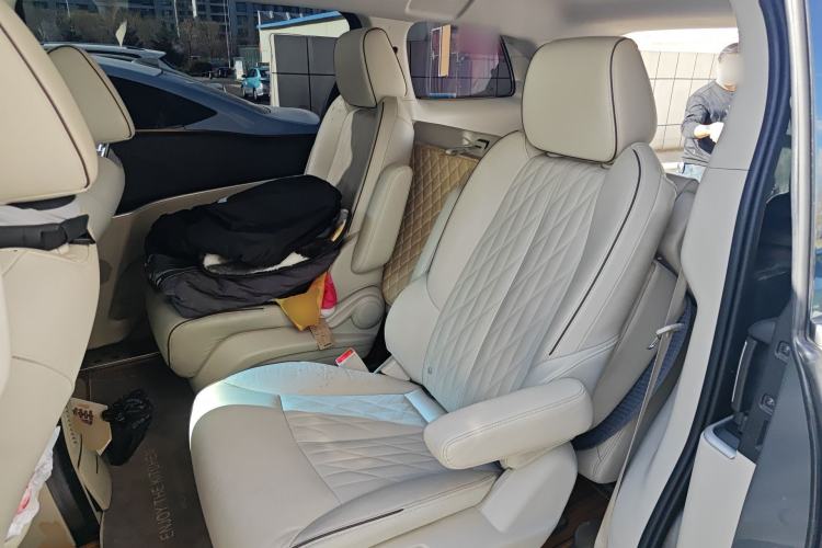 Used Buick GL8 2021 Land Cruiser Executive Class 652T Smart Luxury Model
