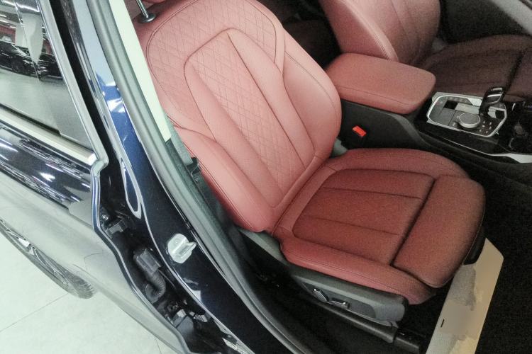 Used BMW X3 2023 xDrive25i M Sport Package Right Front Seat