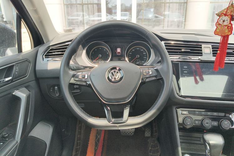 Used Volkswagen Tiguan L 2020 330TSI Automatic Two-Wheel Drive Panoramic Comfort Edition China VI Standard