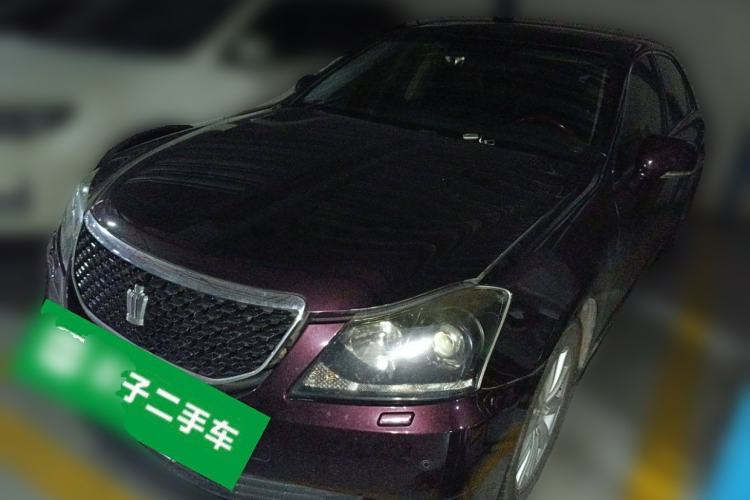 Used Toyota Crown 2011 2.5L Royal Special Edition with Leather and Sunroof