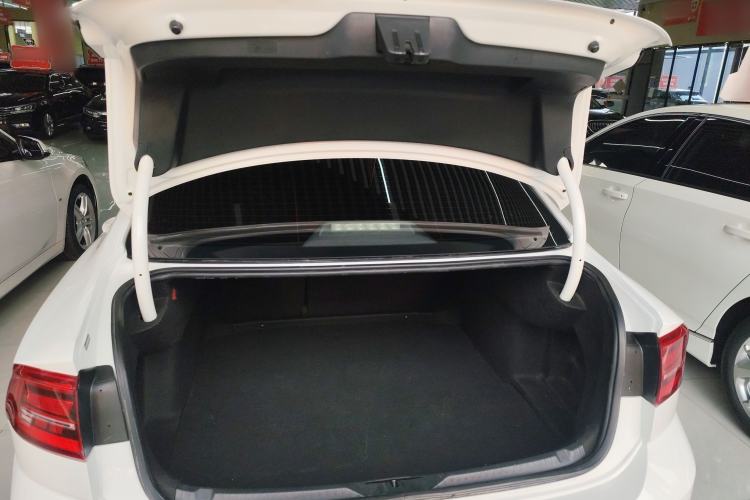 Used Volkswagen Lamando 2019 280TSI DSG Comfort Edition China VI standard Trunk