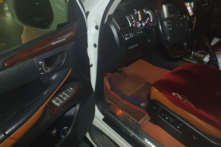 Used Lexus LX 2012 570
