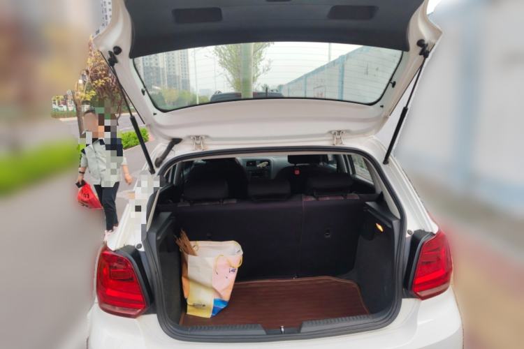 Used Volkswagen Polo 2014 1.4L Manual Fashion Edition Trunk