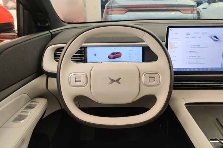 Used XPeng G6 2023 755 Ultra-Long Range Max Steering Wheel