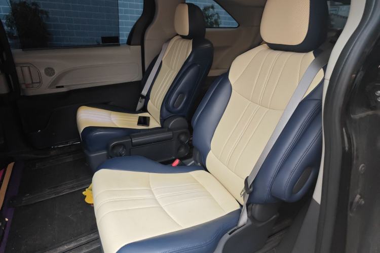 Used Toyota SIENNA 2024 2.5L Hybrid Comfort Edition Left Rear Seat