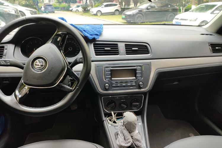 Used Volkswagen Lavida 2015 1.6L Manual Comfort Edition