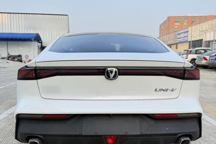 Used Changan UNI-V 2022 1.5T Prestige Version
