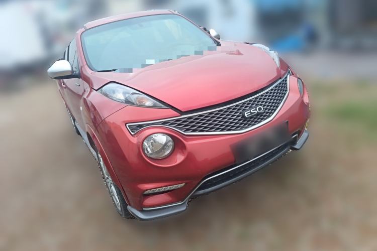 Used Infiniti ESQ 2014 1.6L Spontaneous Edition Front Right 45 Deg