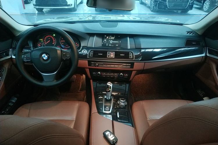 Used BMW 5 Series 2017 520Li Elegant Edition Center Console