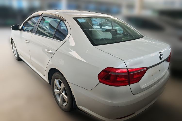 Used Volkswagen Lavida 2013 Revised Classic 1.6L Manual Fashion Edition
