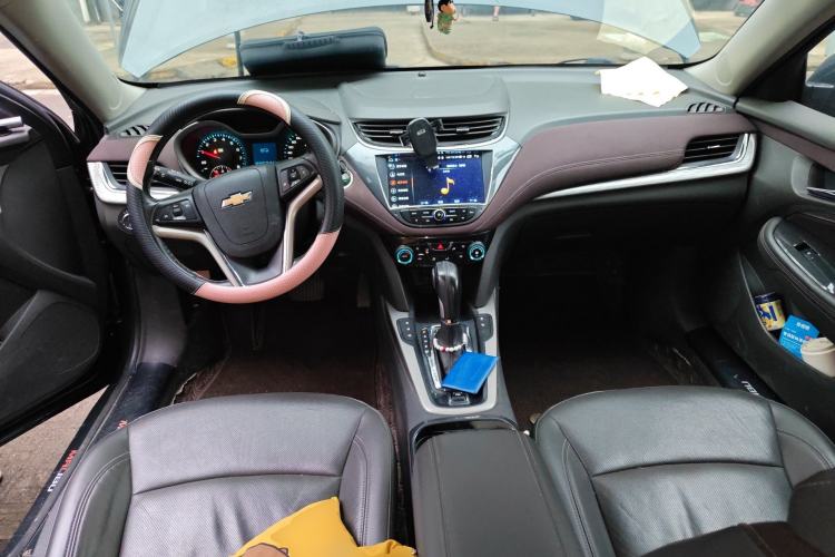 Used Chevrolet Malibu 2018 530T Automatic Luxury Edition Center Console