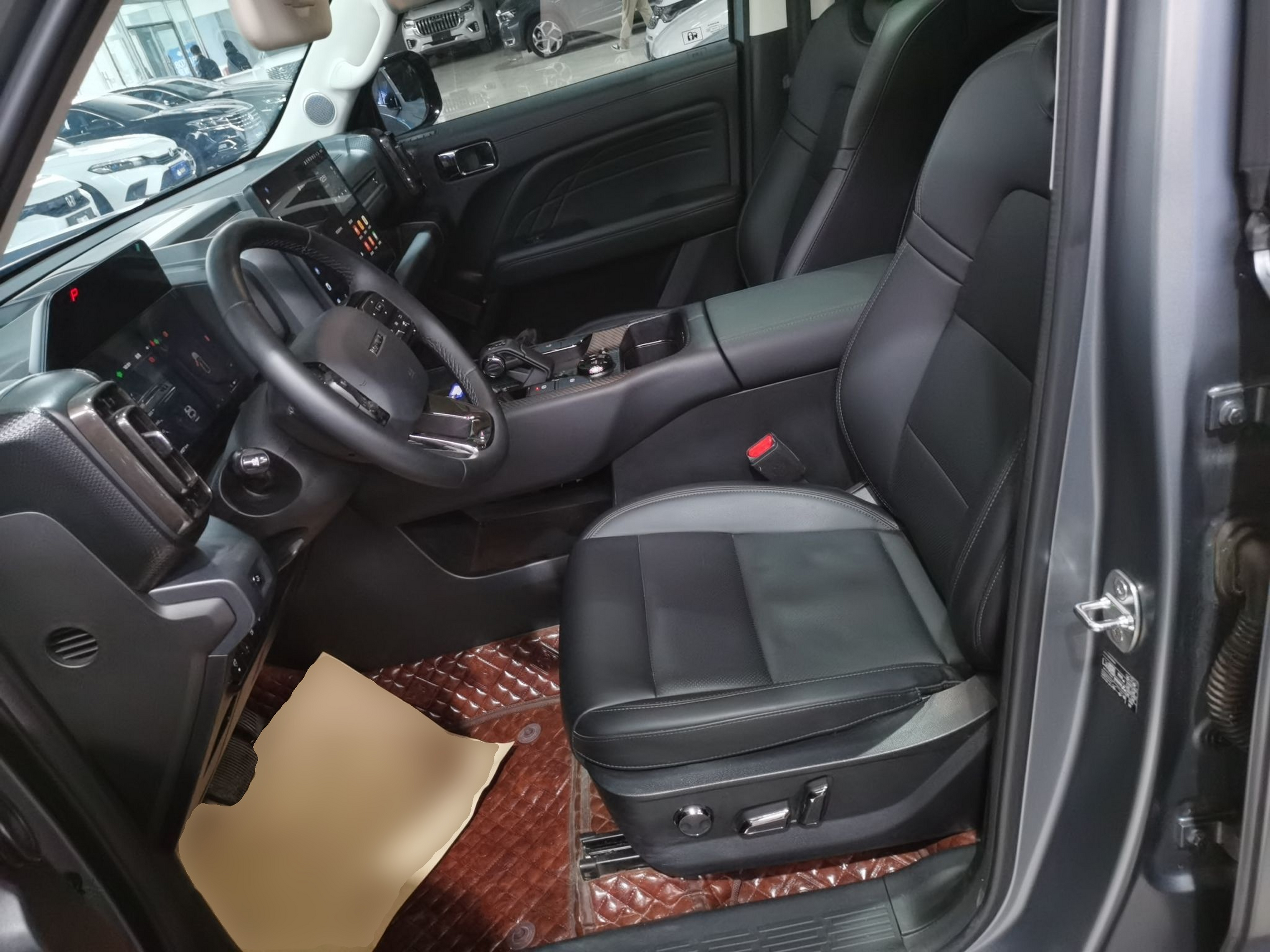 Переднее сиденье в автомобиле