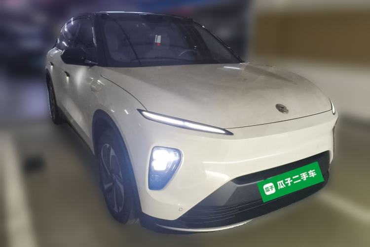 Used Nio ES8 2024 75 kWh Executive Edition Front Right 45 Deg