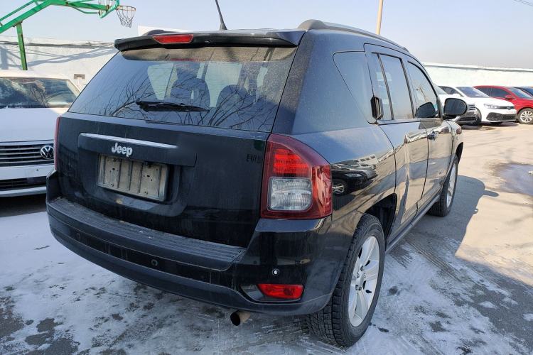 Used Jeep Compass 2015 2.0L two-wheel drive sport version