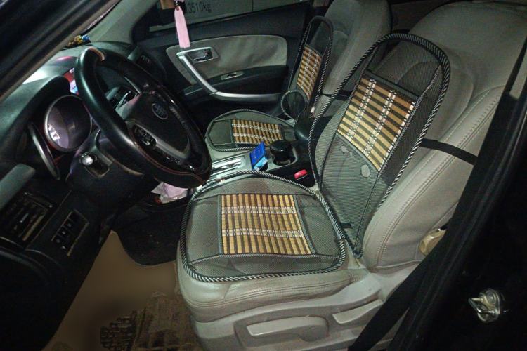 Used Bestune X80 2013 2.0L automatic comfort version
