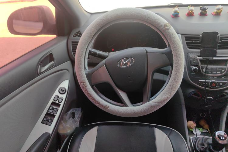 Used Hyundai Verna (older generation) 2014 1.4L Manual Smart GLS Trim