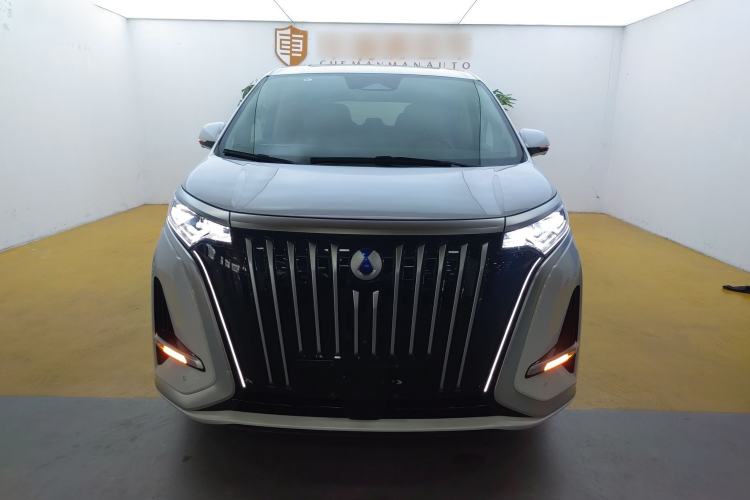 Used Denza D9 2024 EV 600 Four-Wheel-Drive Flagship Model Front