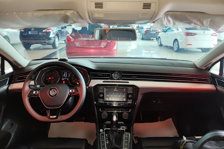 Used Volkswagen Magotan 2019 330TSI DSG Leading Edition China V Standard
