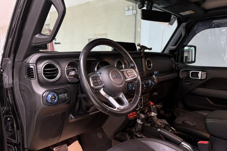 Used Jeep Wrangler 2019 2.0T Sahara Four-Door Version China VI Emission Standard
