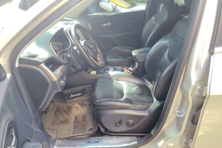 Used Jeep Cherokee 2016 2.4L Leading Smart Version