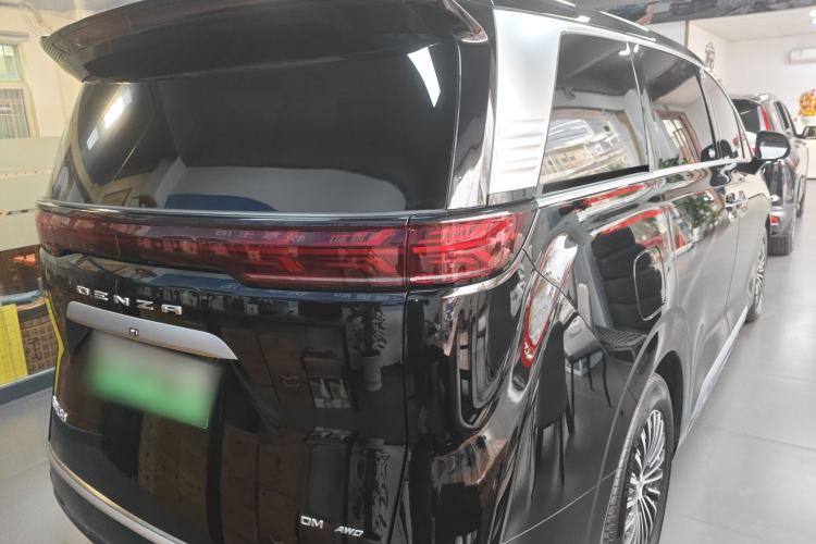 Used Denza D9 2024 DM-i 980 Four-Wheel Drive Prestige Model
