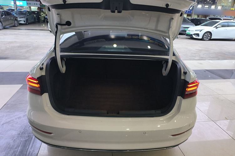 Used Volkswagen Lavida 2021 280TSI DSG Luxury Edition
