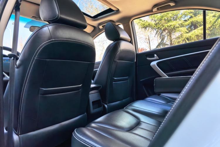 Used Geely Auto Emgrand 2017 Sedan Million Edition 1.5L Manual - Upward Version
