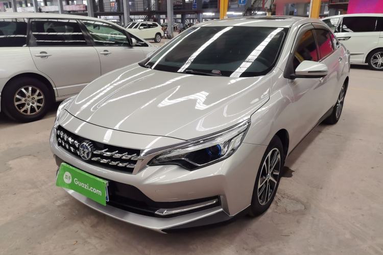 Used Venucia D60 2019 1.6L XL CVT Smart Connect Elite Edition