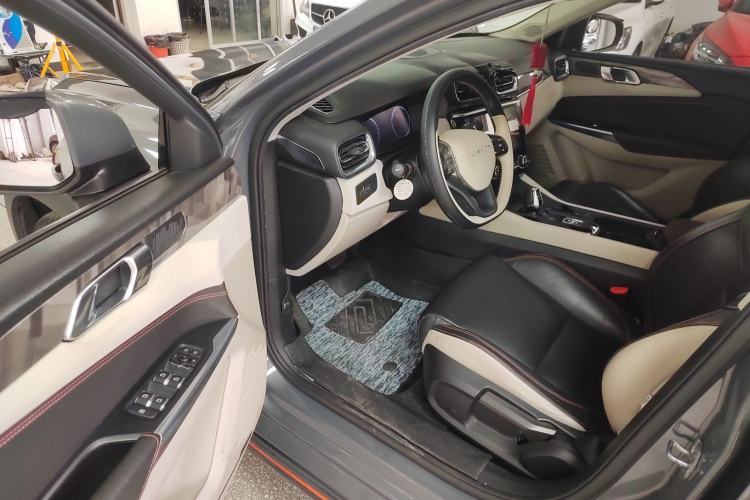 Used Lynk & Co 02 2018 1.5T DCT Two-Wheel Drive Zhaoban China V Standard
