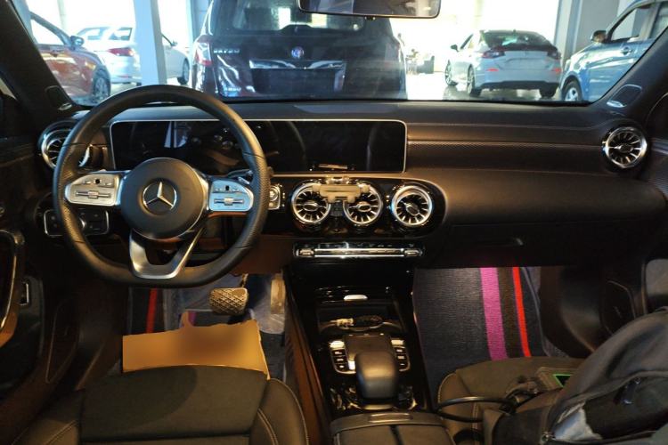 Used Mercedes-Benz A-Class 2019 A 200 L Sport Sedan Center Console