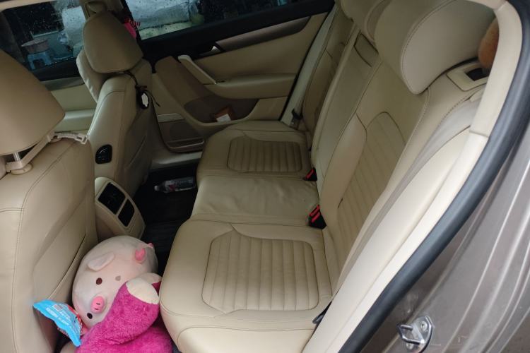 Used Volkswagen Magotan 2012 Revised 1.8TSI Luxury Version Left Rear Seat