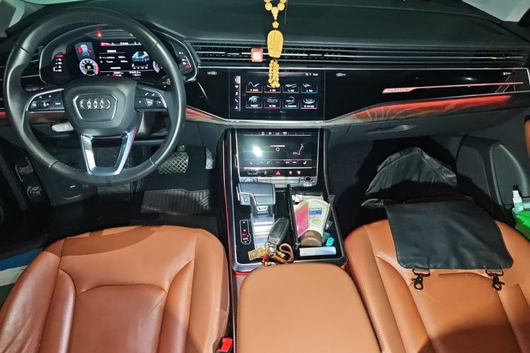 Used Audi Q7 2020 55 TFSI quattro S line sports model Center Console