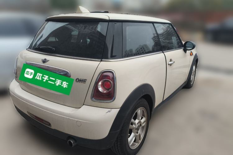 Used MINI 2011 1.6L ONE
