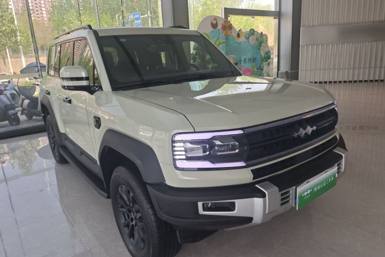 Used Formula Leopard 5 2023 Explore Edition Front Right 45 Deg