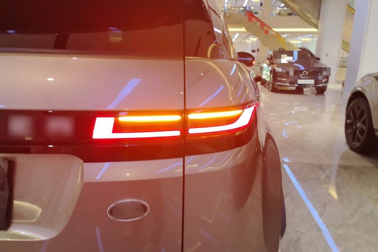 Used Land Rover Range Evoque 2024 Aurora L 249 PS Glowing Limited Edition
